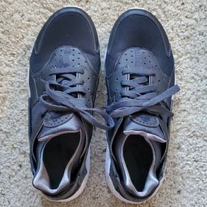 Nike Huarache - men's size 10.5
